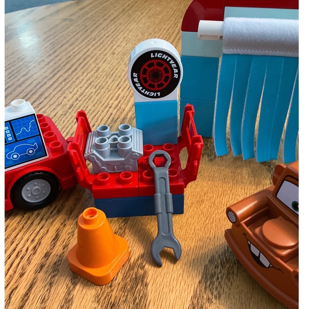 LEGO Duplo Disney Pixar Cars Lightning McQueen Mater Mack Car Wash 10851 10852 - Picture 5 of 7